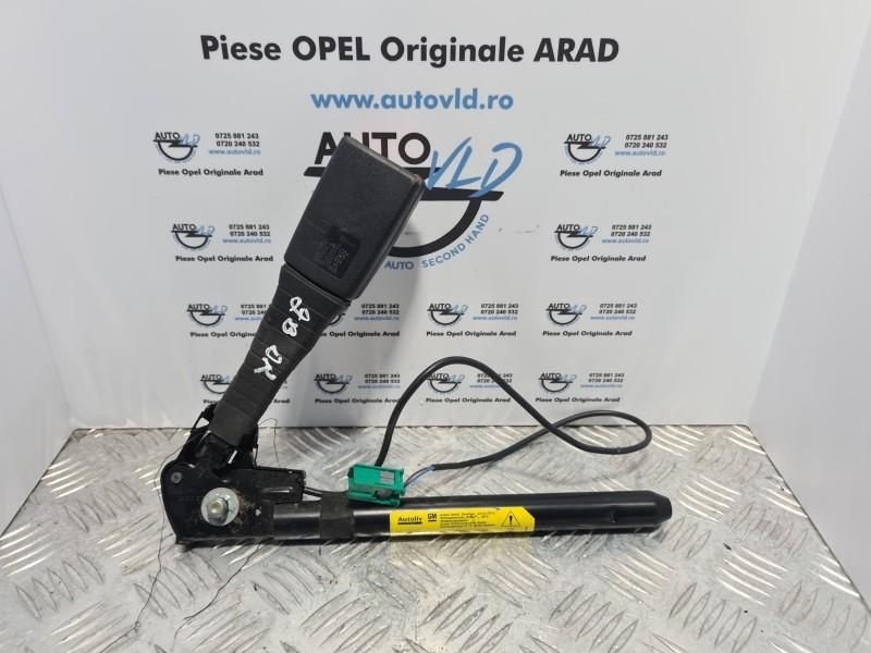 Pretensionari centuri siguranta dreapta fata Opel Zafira B Facelift
