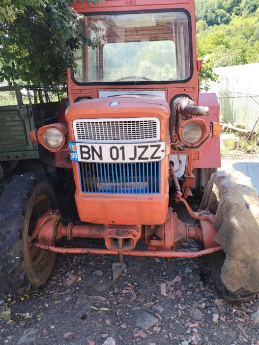 Tractor universal 445 DT