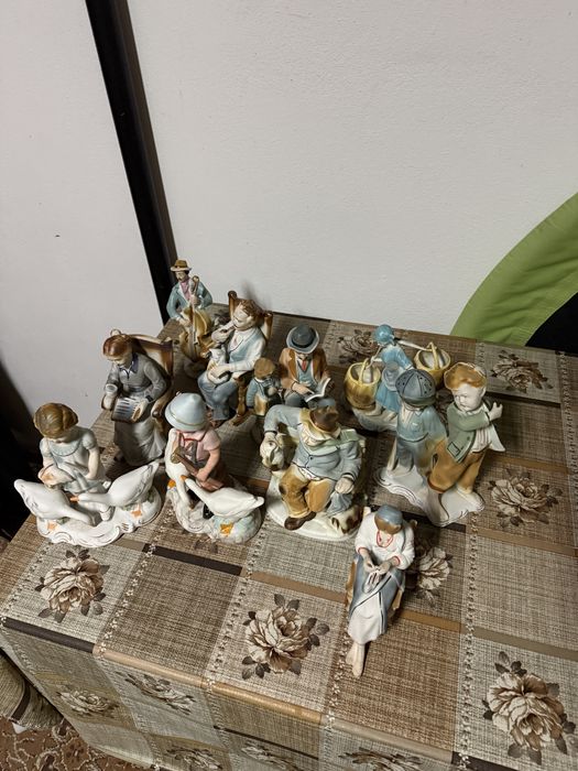 Colectie bibelouri (Curtea de Arges)