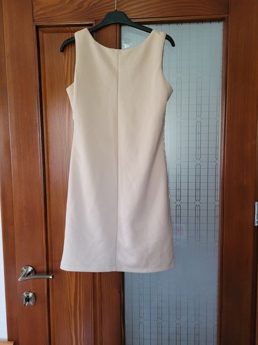 Vând rochie bej mărimea S