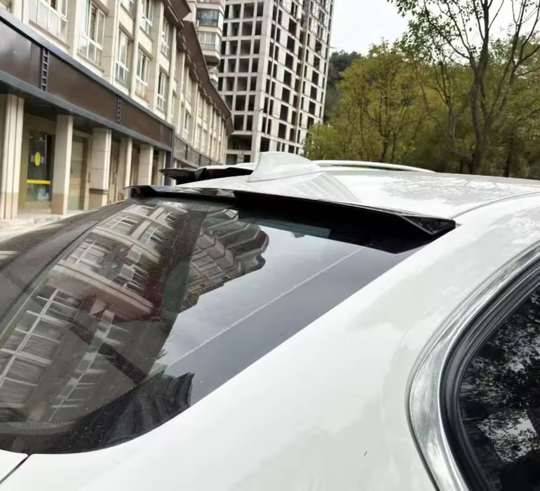 Eleron luneta M4 Style BMW Seria 3 F30 sedan(2011-2017) negru lucios