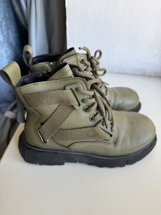 Продам детские сапоги.