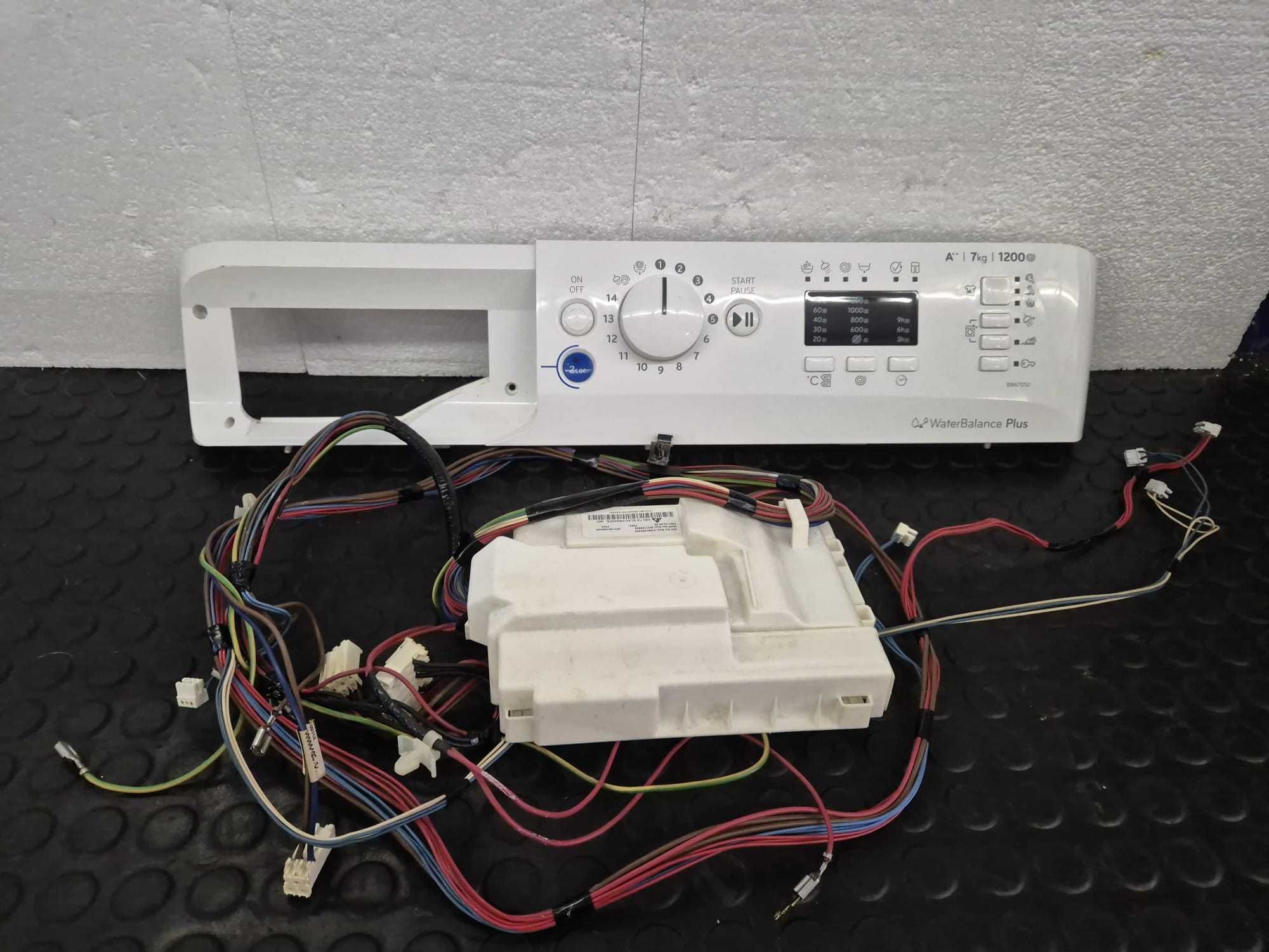Placa electronica masina de spalat Indesit INNEX BWA71252, modul /R3