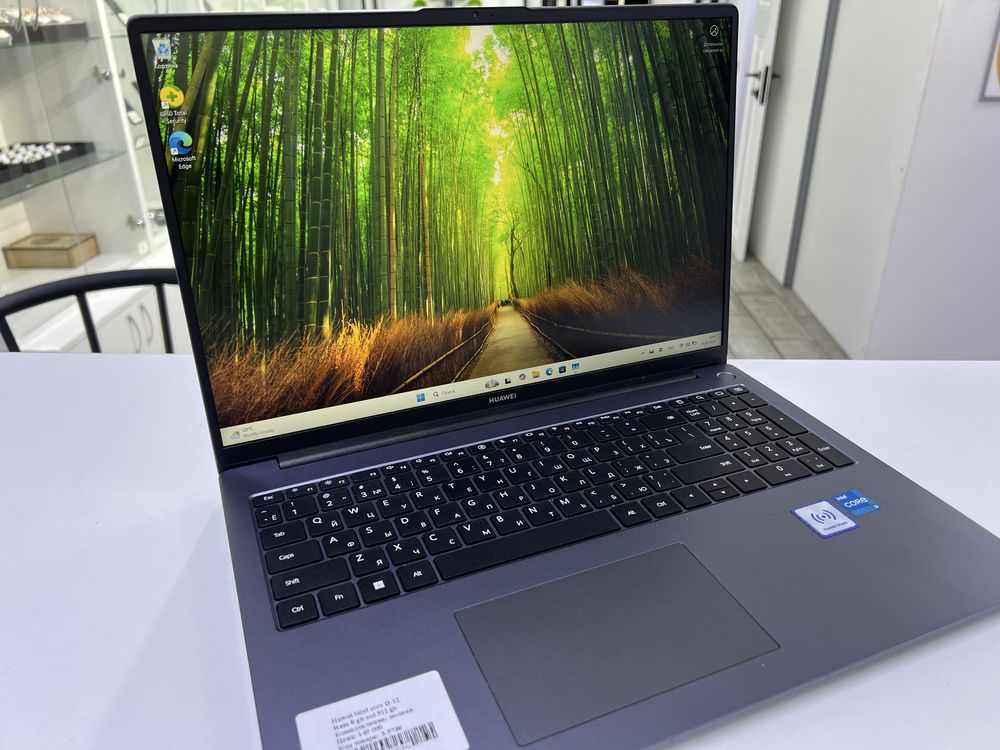 Huwaei intel core i3-12 Ram 8 gb ssd 512 gb