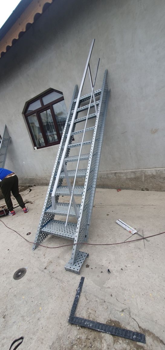 Scari zincate 75x27cm 13 trp