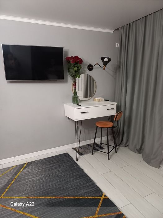 8 мкр на пересечений Ауэзова -Беркимбаева