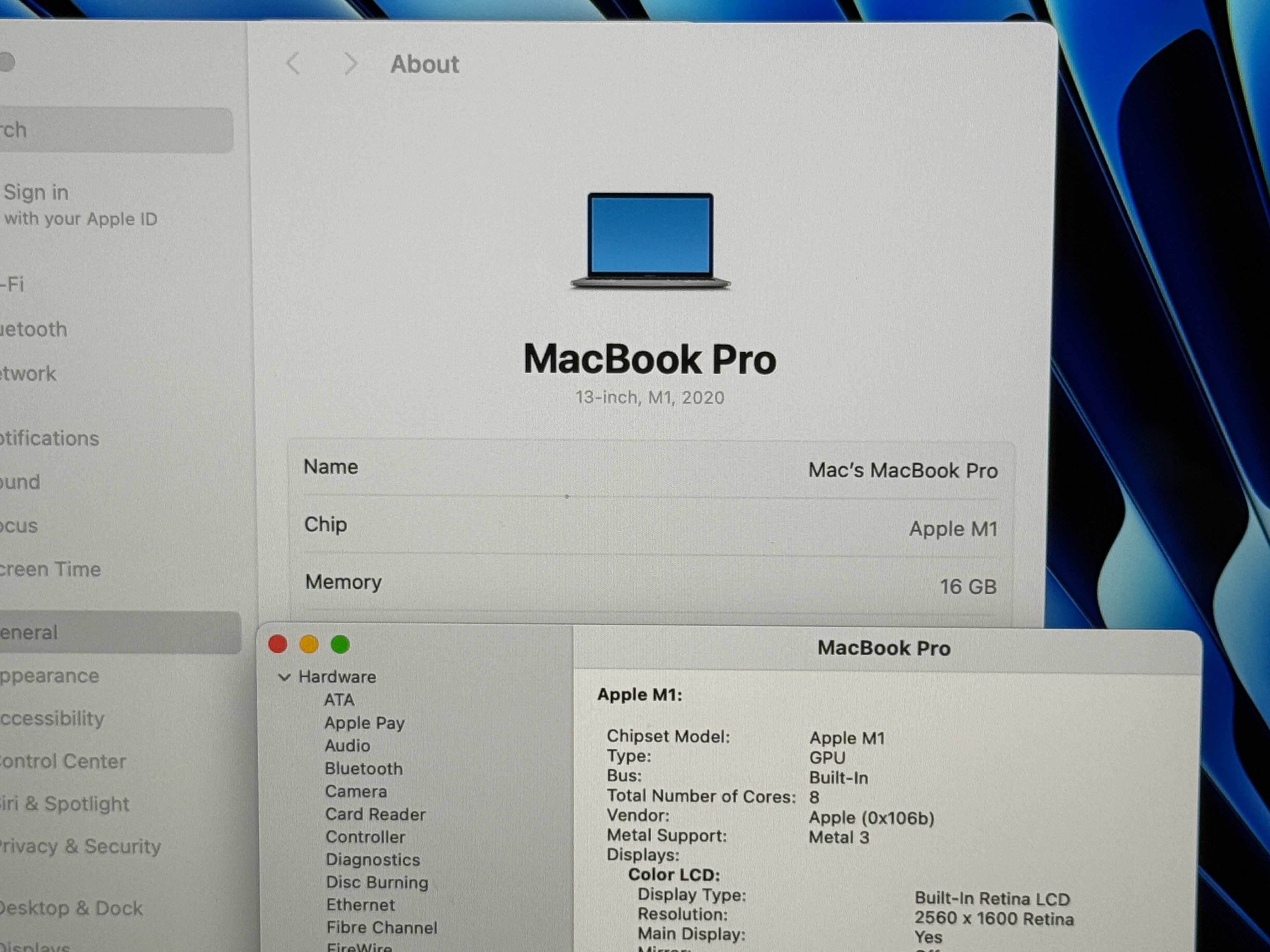 MacBook Pro 13 M1`8 Cpu/8 Gpu/16GB RAM/256GB SSD/Бат 18ч/Като Нов