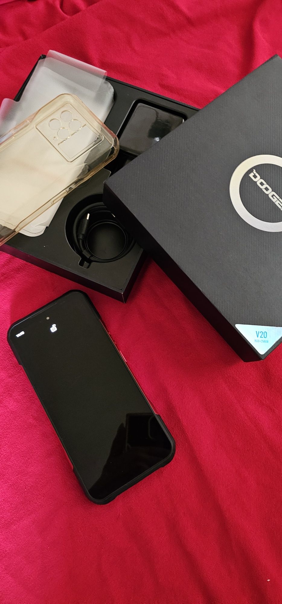 Doogee V20 5G 256GB Wine red - Чисто нов