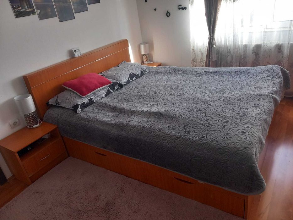 Vand pat matrimonial și comode