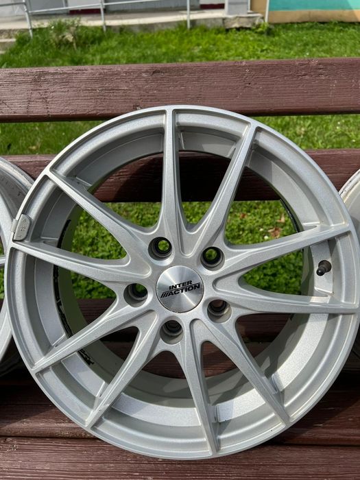 Vând jante Audi r16