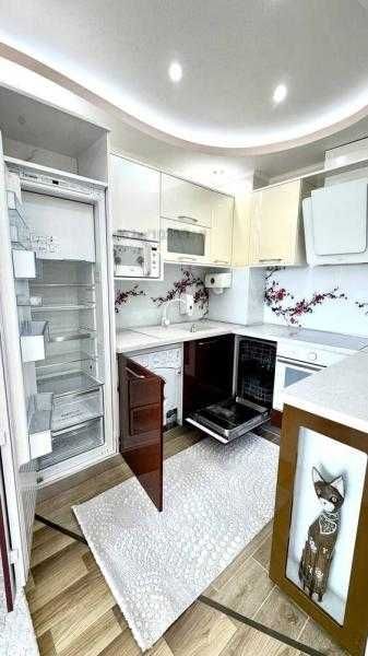 Дава се под наем Тристаен апартамент в Бургас, Славейков - 88 кв.м за 739.5 € - Снимка #6
