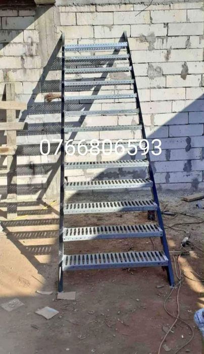 Vindem grătare zincată și orice ce se vede în poză