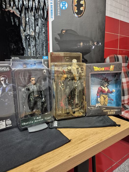 Figurine marvel legend batman diorama etc..