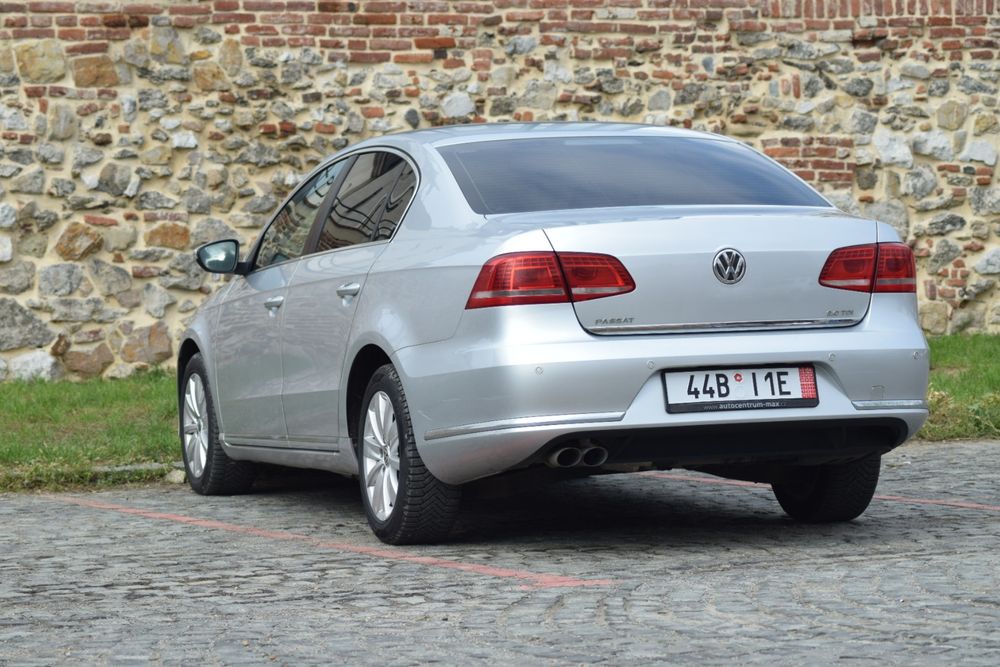 Bassat B7 2012 limuzinã