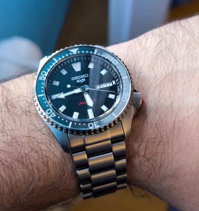 Ceas Seiko 5 Sports SRPL85K1 model 2025