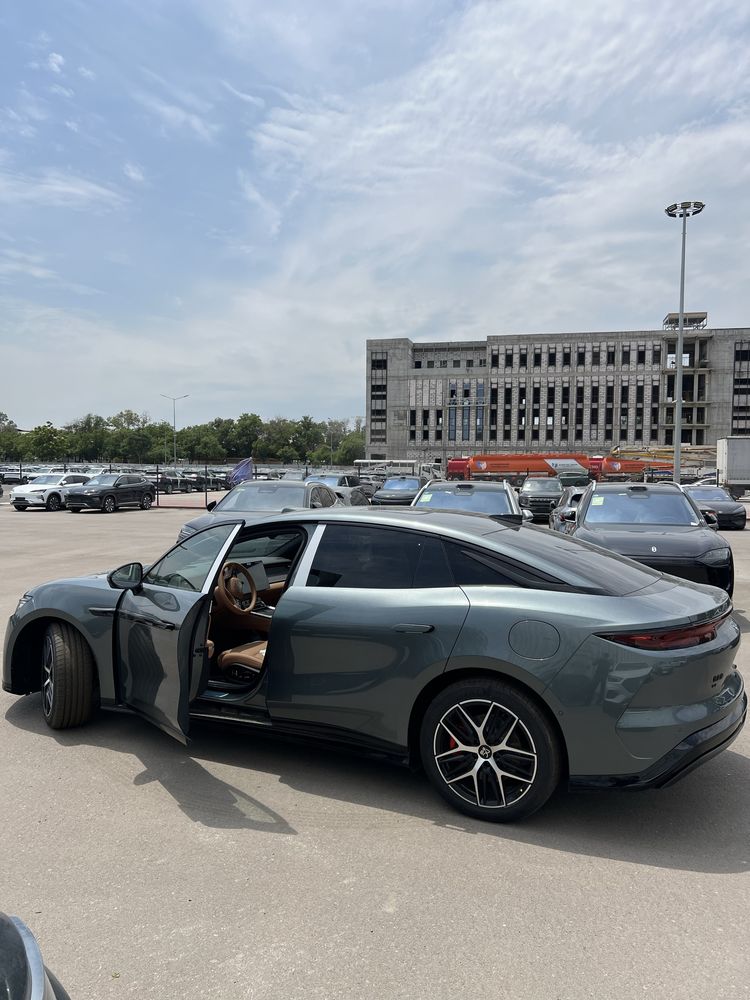 Byd Han L 2,7secund 100gacha