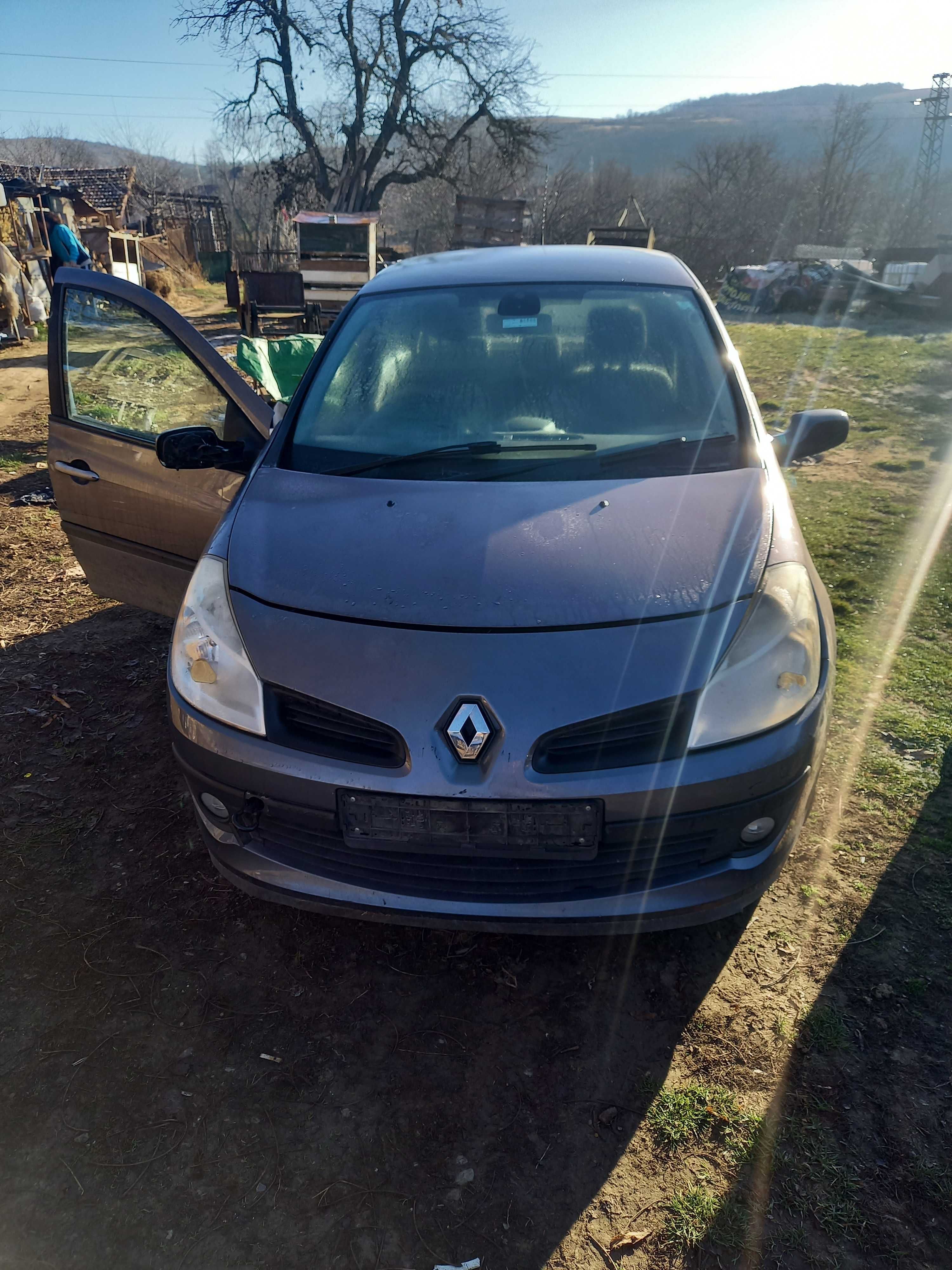 Renaut clio на части