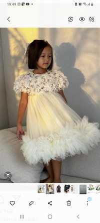 Платье  нарядное девочке 116-120см. Эксклюзив