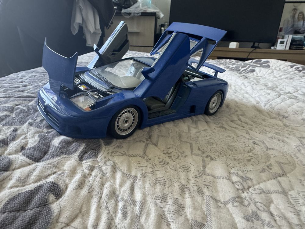 Machete auto 1:18