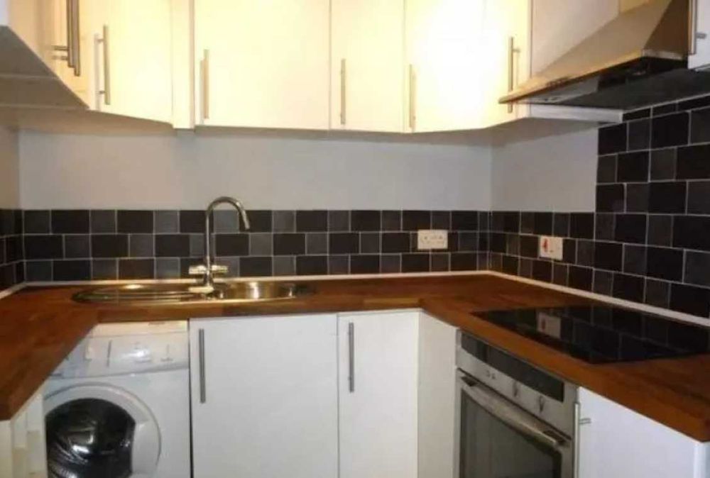 Дава се под наем Тристаен апартамент в Пловдив, Център - 71 кв.м за 178.5 € - Снимка #3