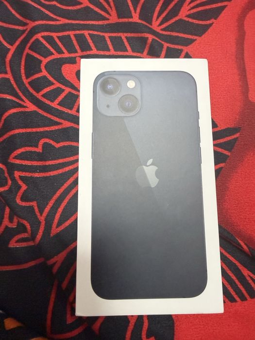 Vand iphone 13,in stare excelenta