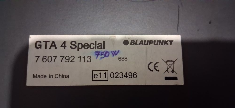 Vând amplificator auto blaupunkt gt4 special 750w