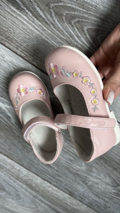 Деткая обувь для девочки