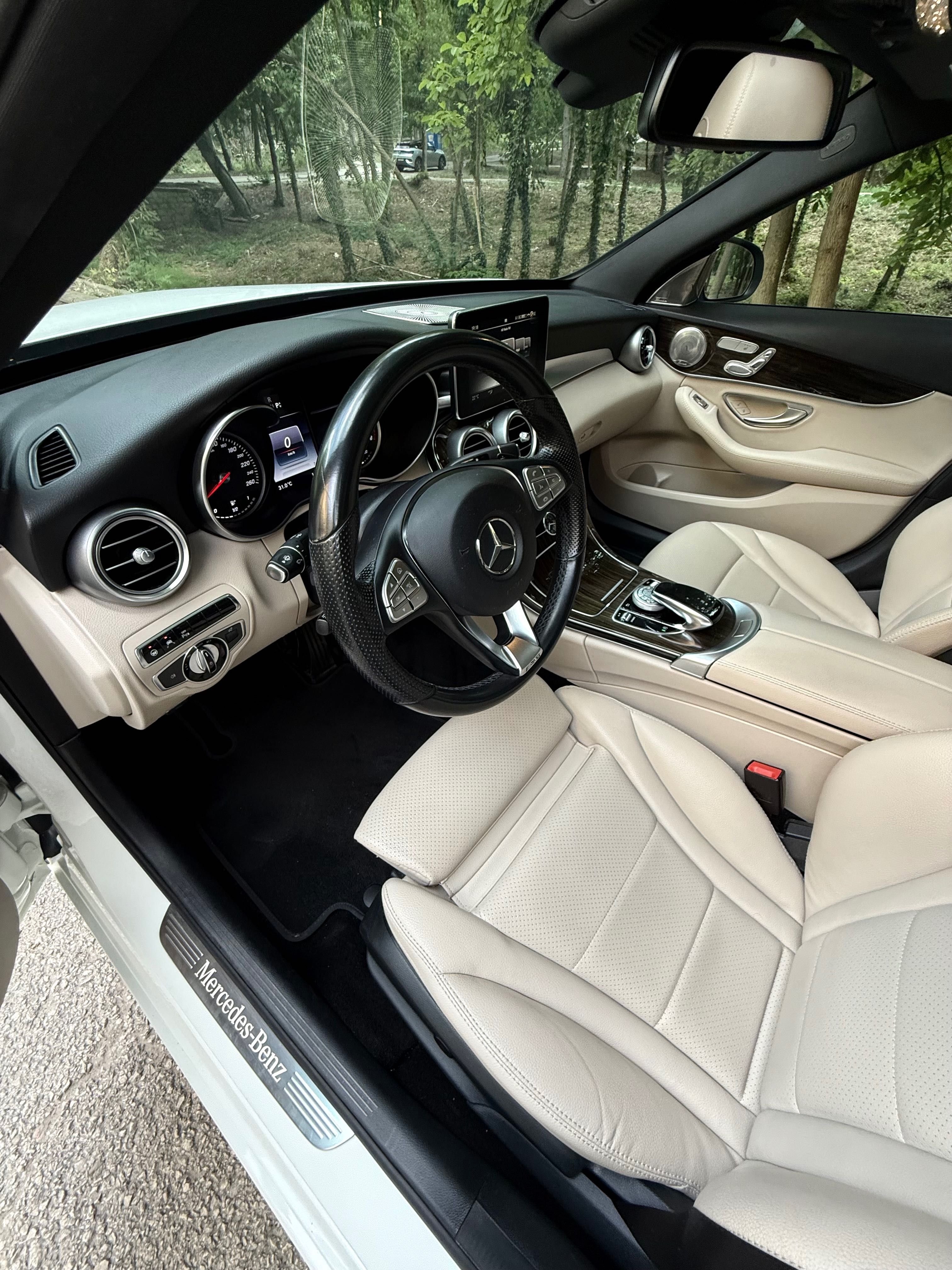Mercedes C300,4MATIK,AMG пакет 2017г.внос Канада, регистриран в БГ,