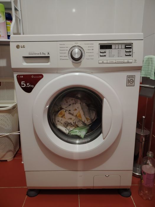 Стиральная машина в рабочем состоянии