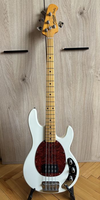 Бас китара Sterling by Music Man RAY24CA