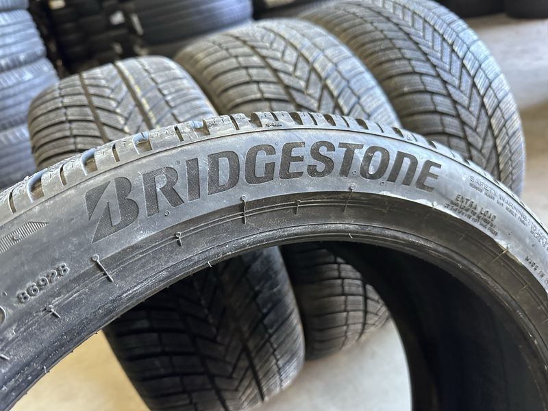 235/40/19 BRIDGESTONE 4бр