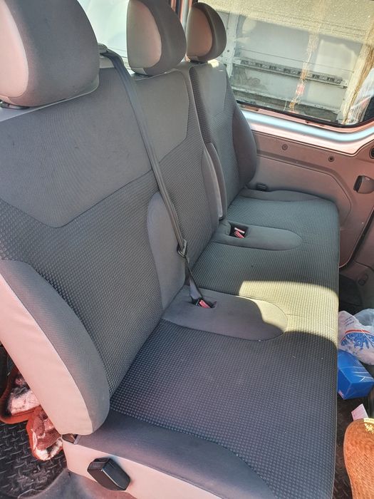 Dezmembrez Opel vivaro primastar trafic motor 2.0 cc cutie 8+1 locuri