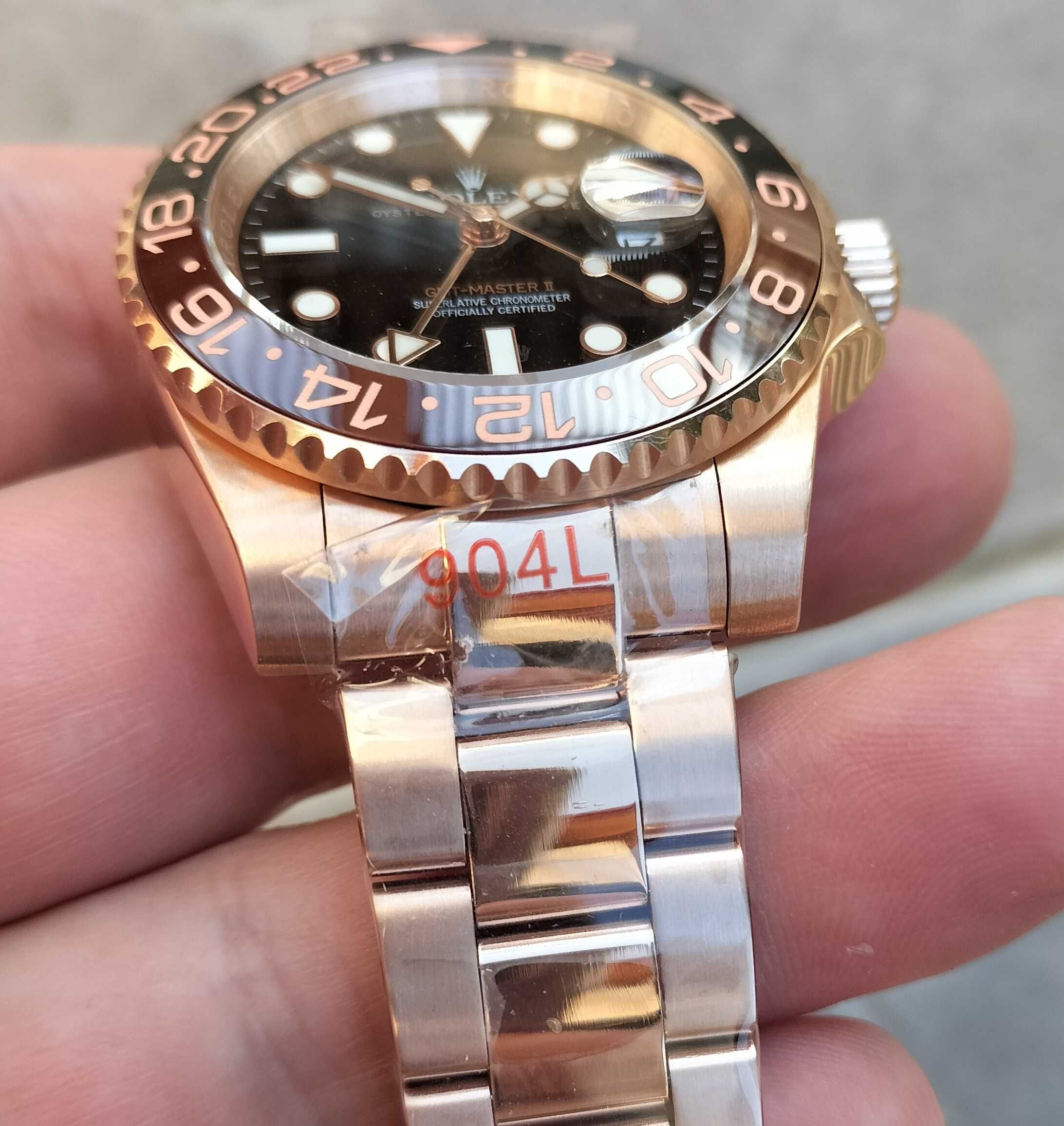 Rolex GMT Master 40 mm Automatic Oyster Rose Gold