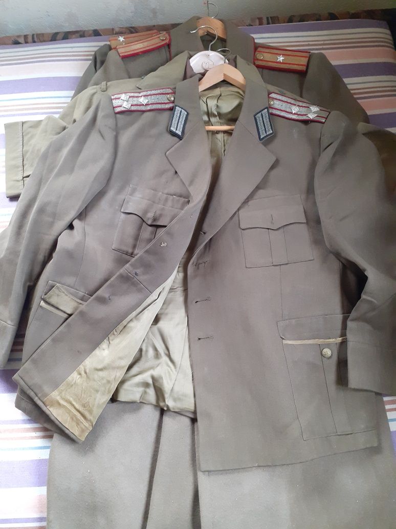 Военни дрехи/униформи/шуби/парадни