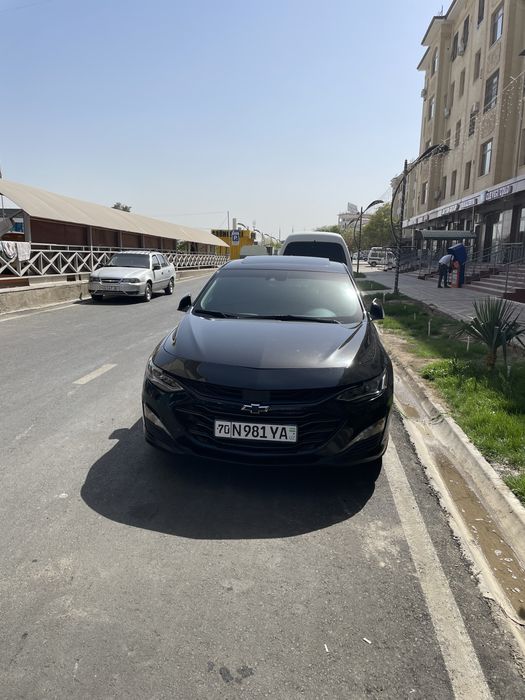 Malibu Xl 2023 xolati yaxshi qora shahardi moshini kraska toza olasiz