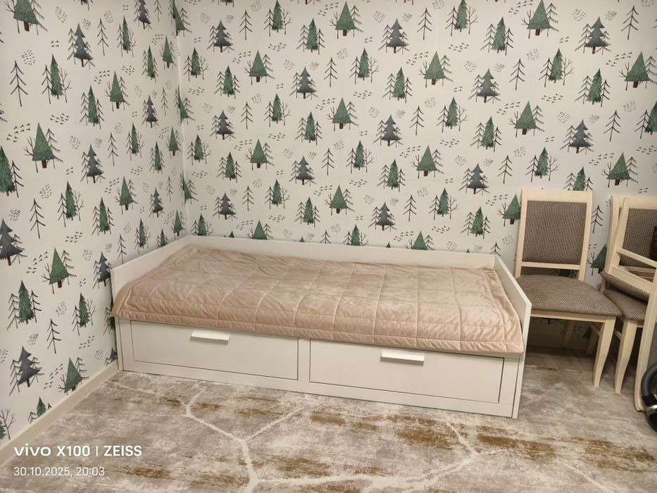 Кровать Икеа в подарок покрывало