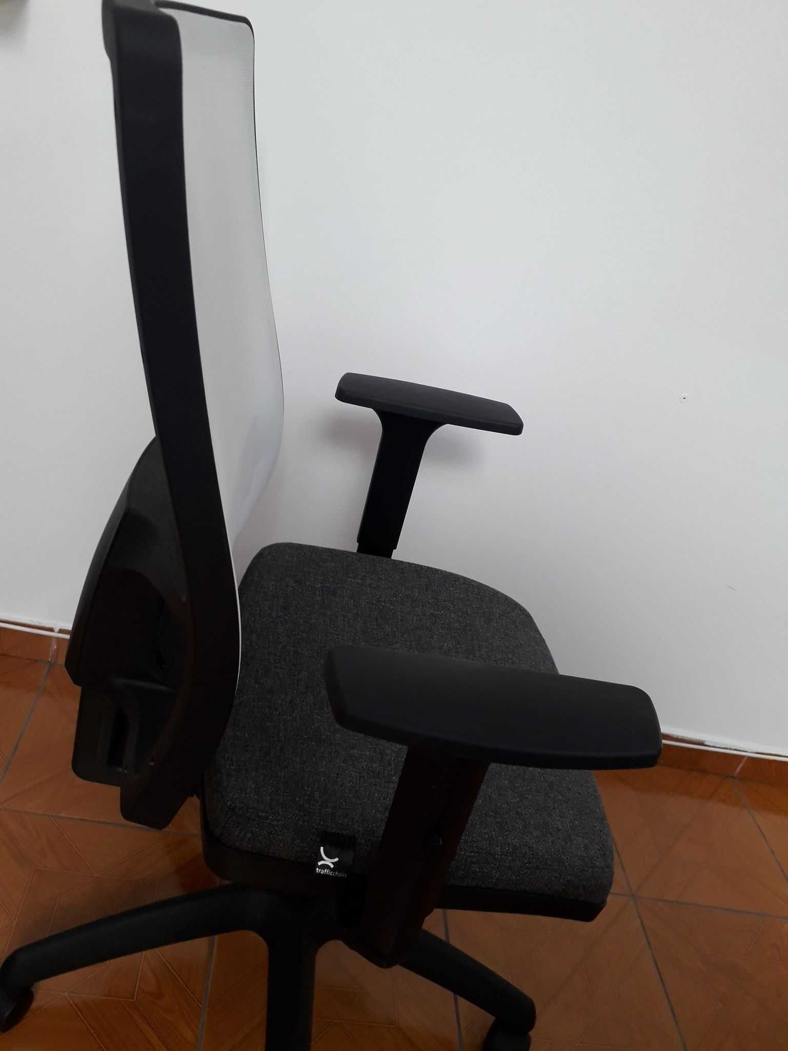 Scaun birou TRAFFIC CHAIRS Rondo Eco - transport gratuit în Galati