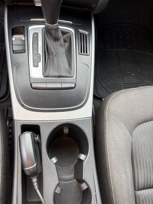 Vând Audi A4 B8-2011