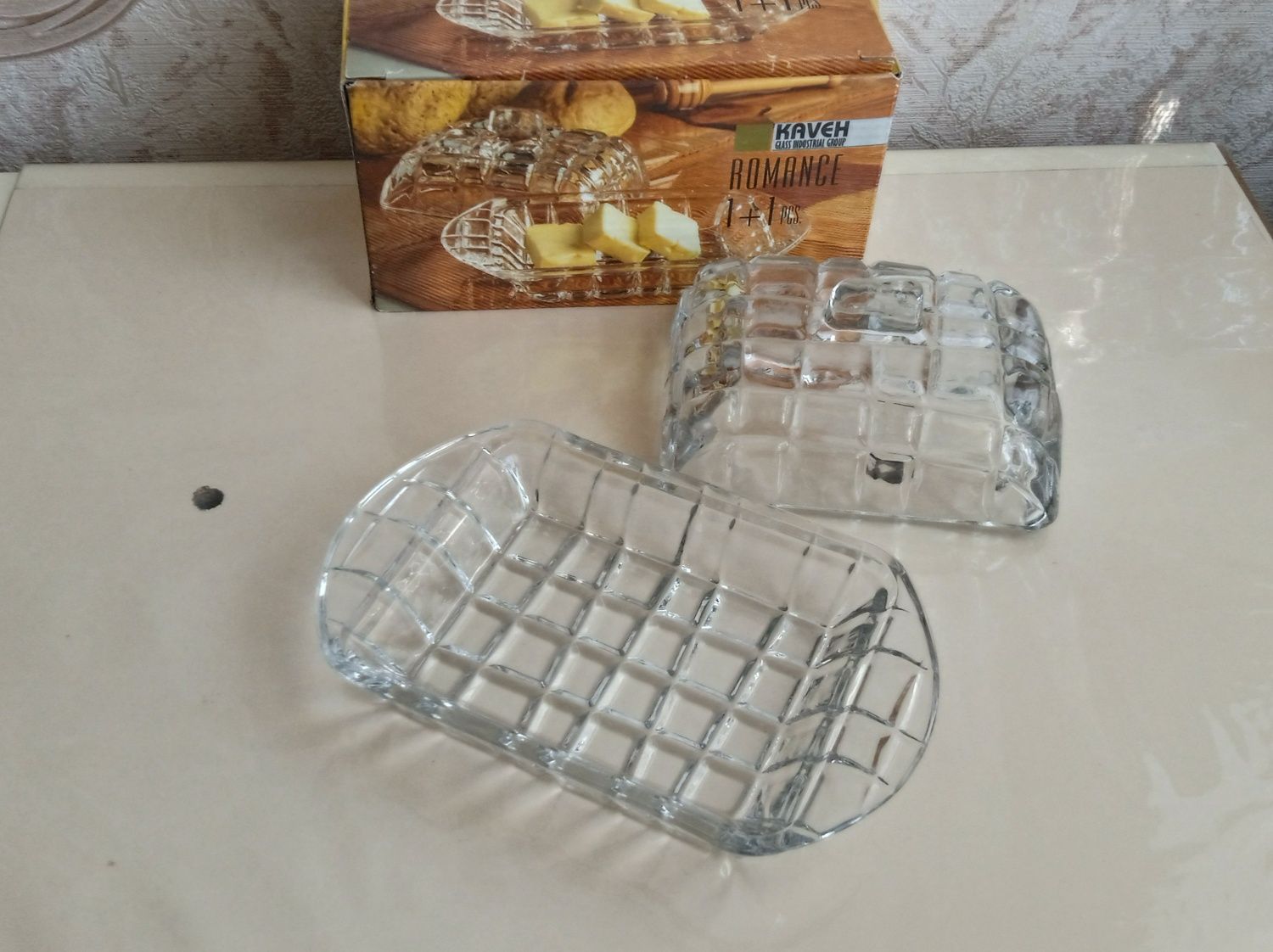 Маслёнка стеклянная. Новая