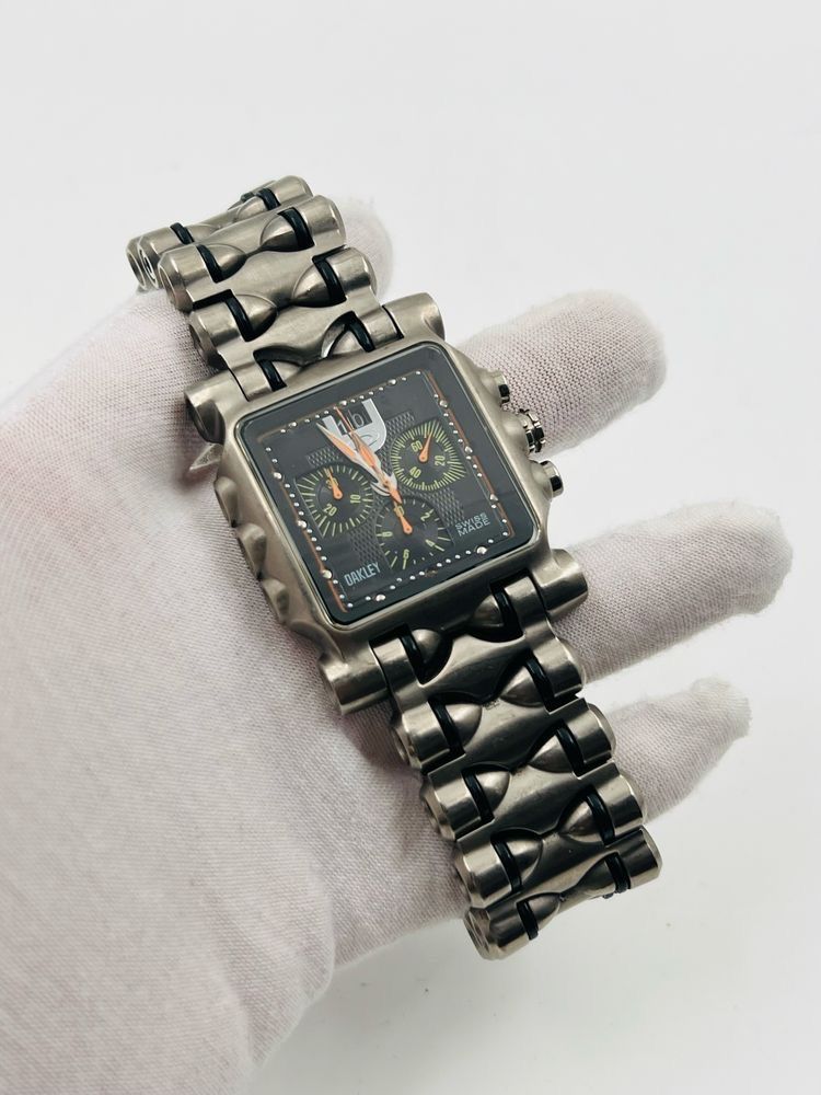 Oakley Machine Time Tank gen 1 Titanium Chronograph