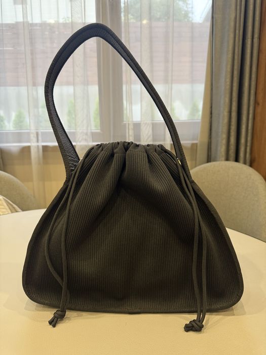 Дамска чанта ZARENA – черна, естествена кожа и текстил