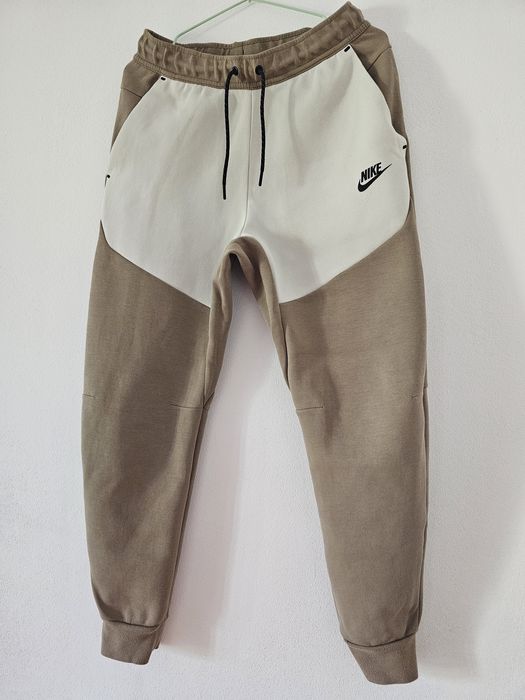 Trening Nike Tech bej/maro, purtat odata