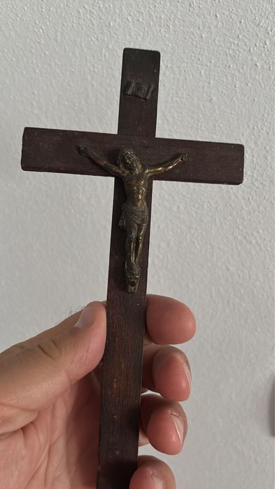 Crucifix antic vand sau schimb