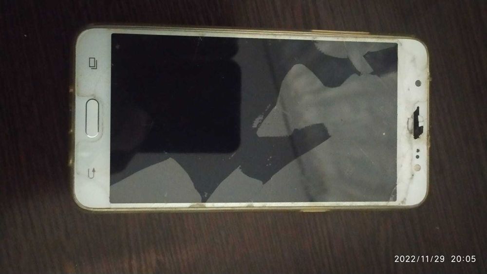 Продам самсунг на запчасти