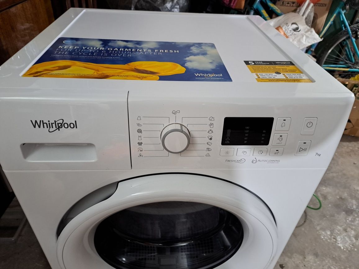 Сушилня за дрехи Whirlpool
