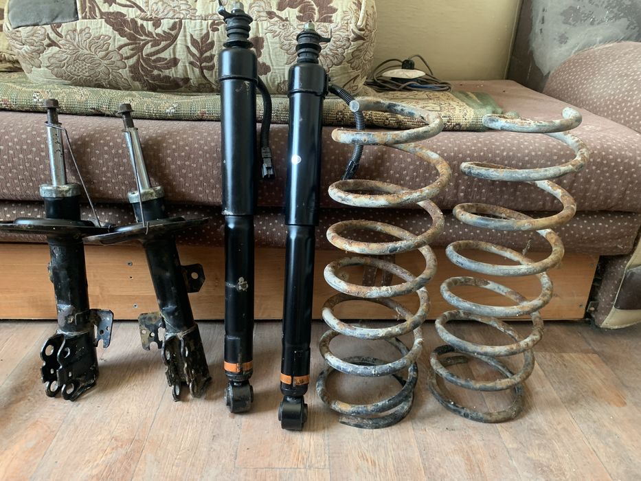 Амортизаторы и пружины б/у оригиналы