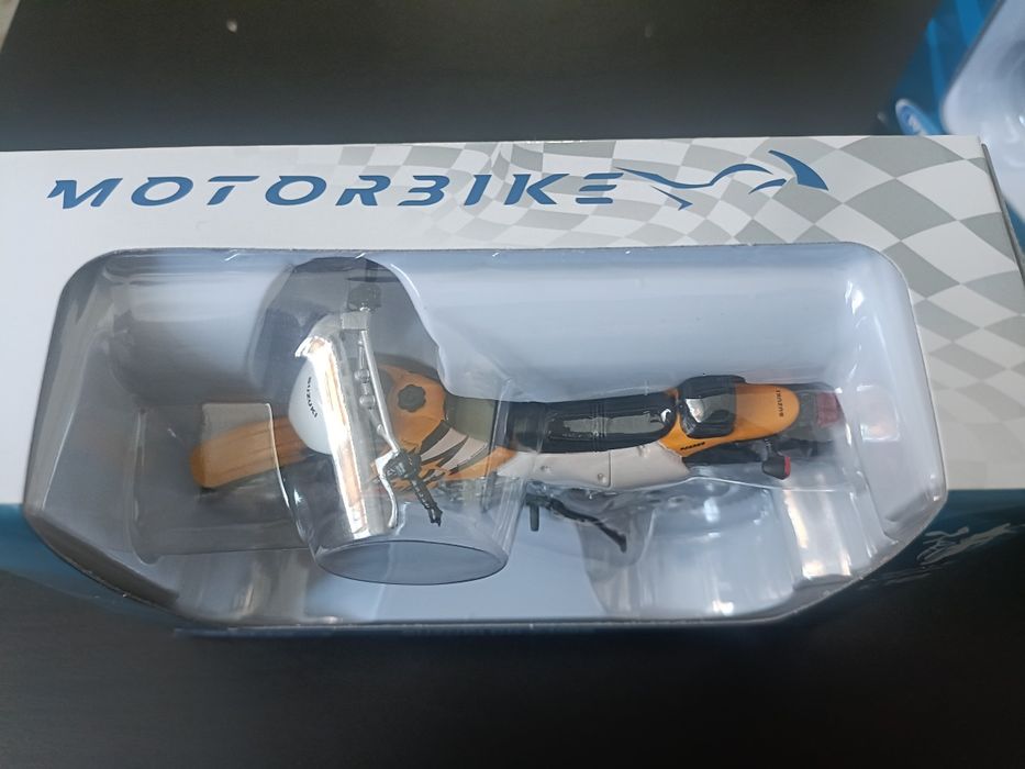 Macheta Suzuki DRZ400S 1:18 Welly