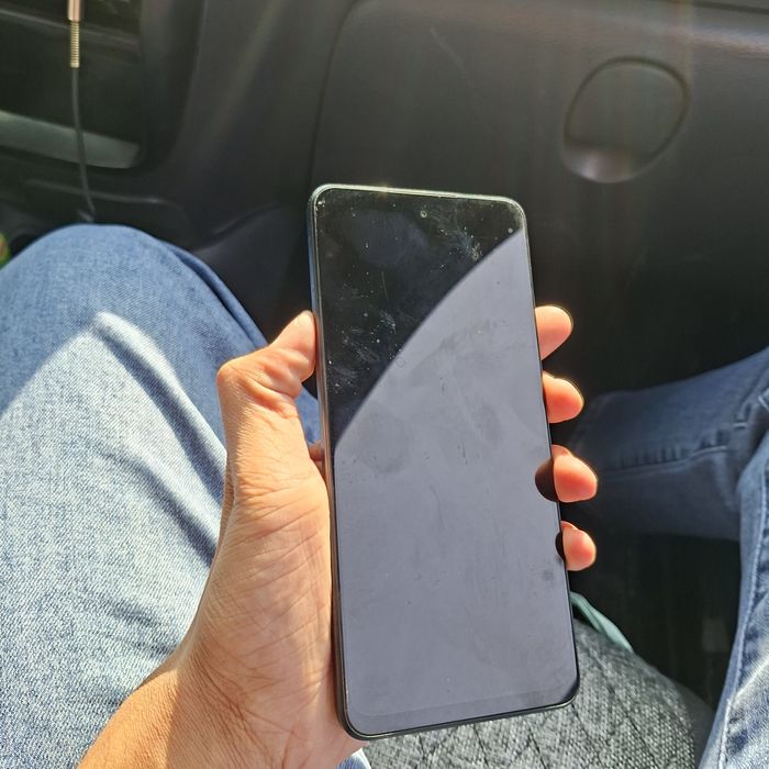 Oppo a40 m sotiladi