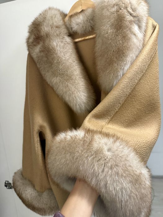 Palton alpaca cu guler si mansete blanita S/M