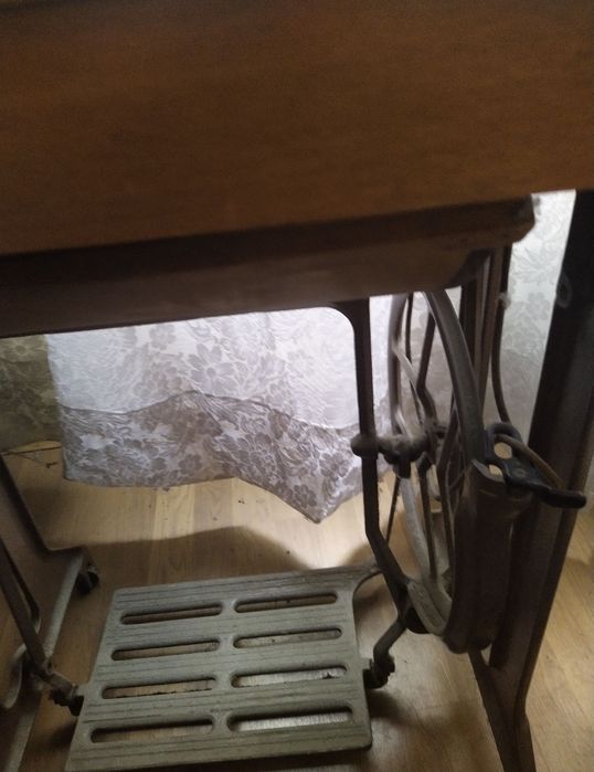 Автентична крачна шевна машина Union